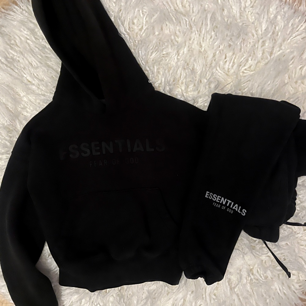 FEAR OF GOD Kid Essentials Sweat Suit